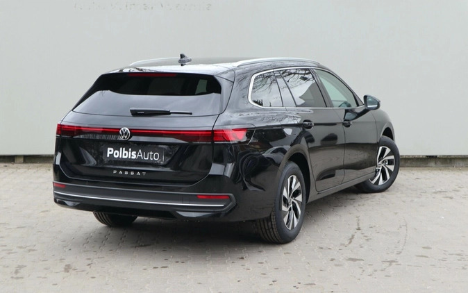 Volkswagen Passat cena 208590 przebieg: 8, rok produkcji 2024 z Olsztyn małe 379